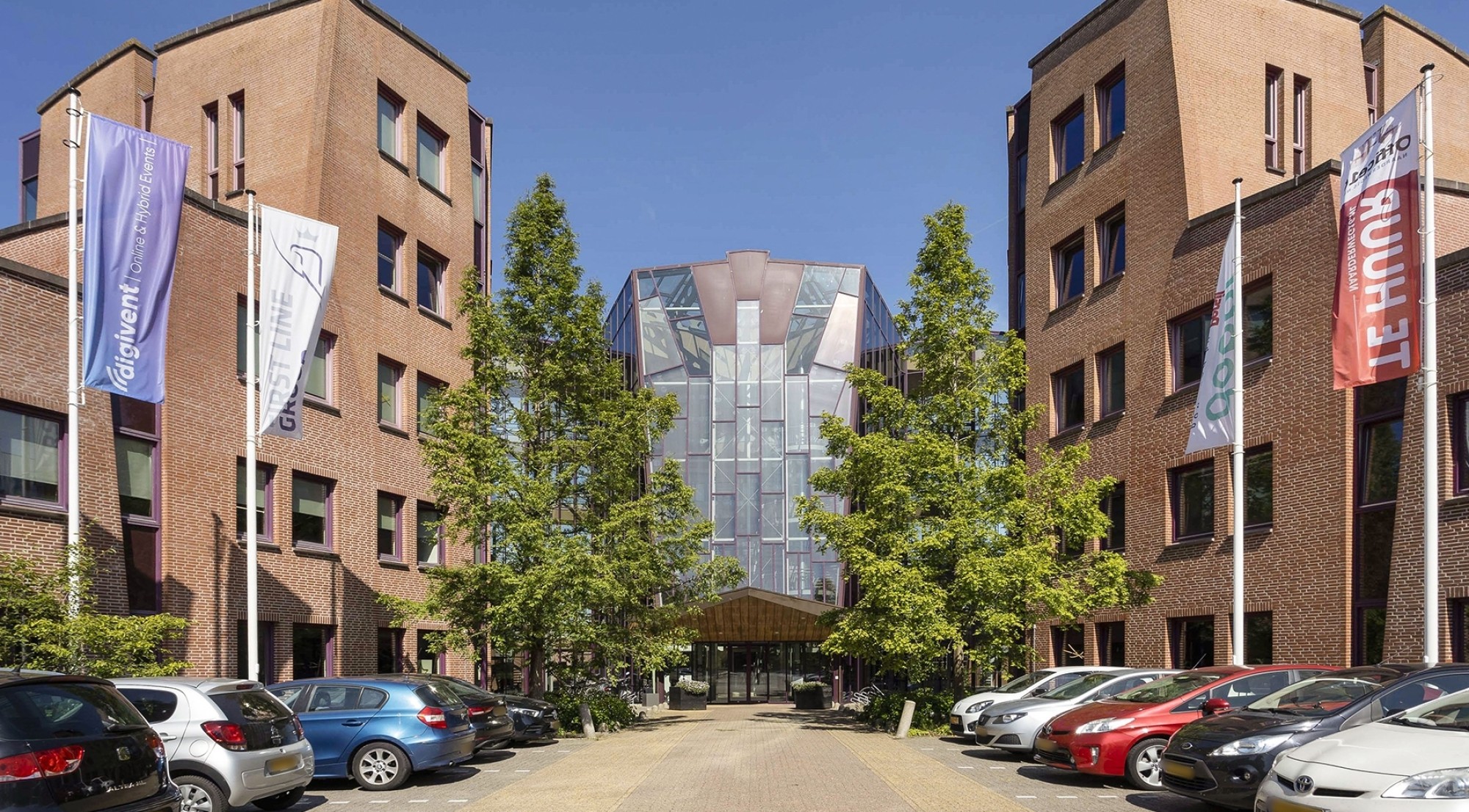 Het gebouw The Rock in beeld